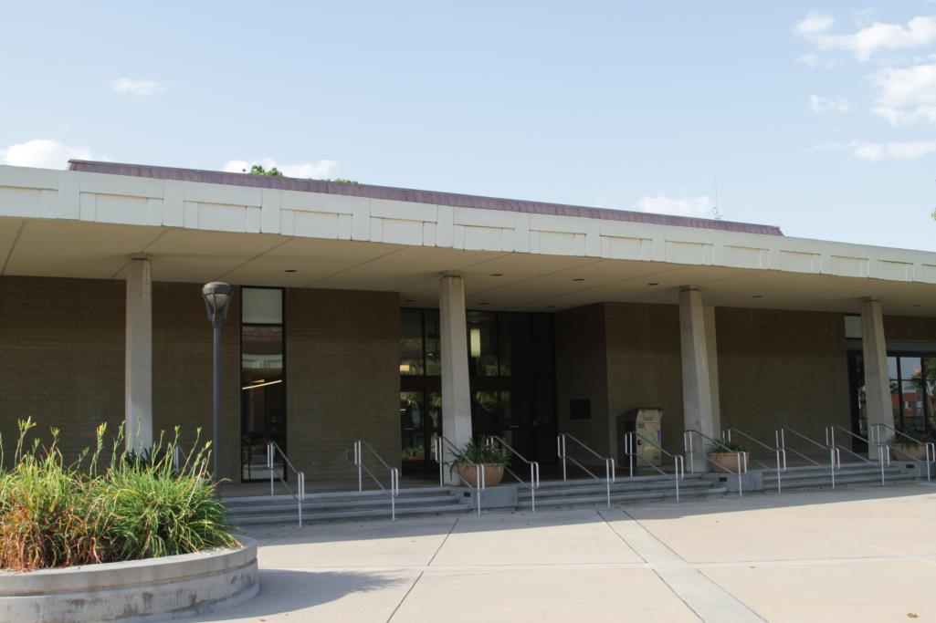 La Mirada Library